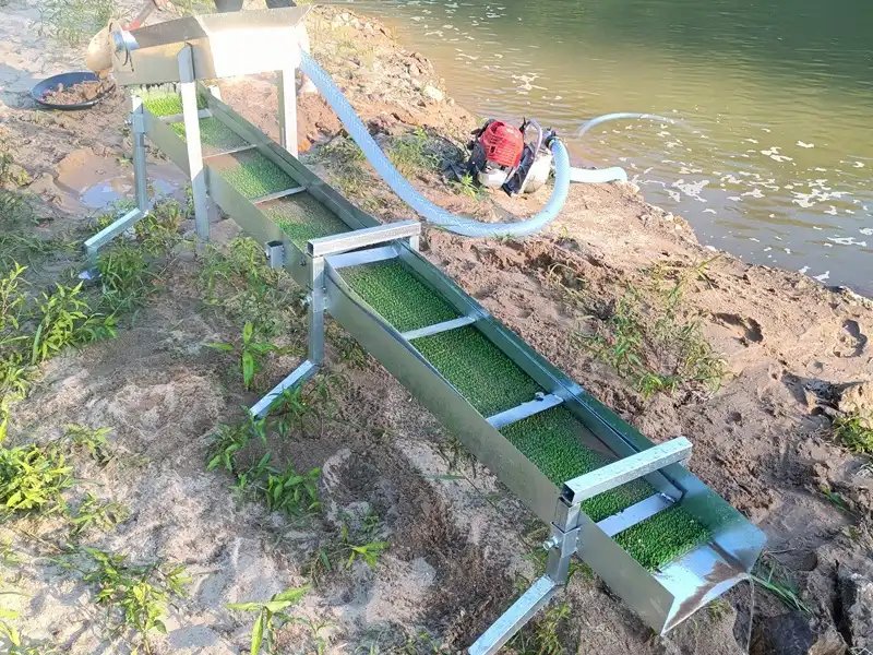 Portable alluvial gold sluice box